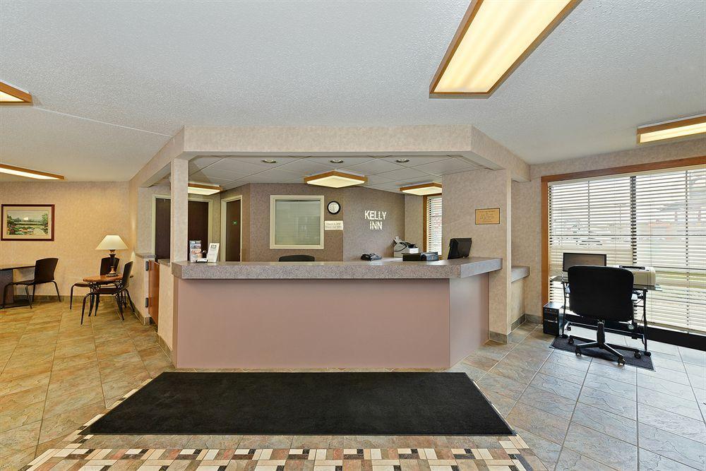 Kelly Inn 13Th Avenue Fargo Bagian luar foto