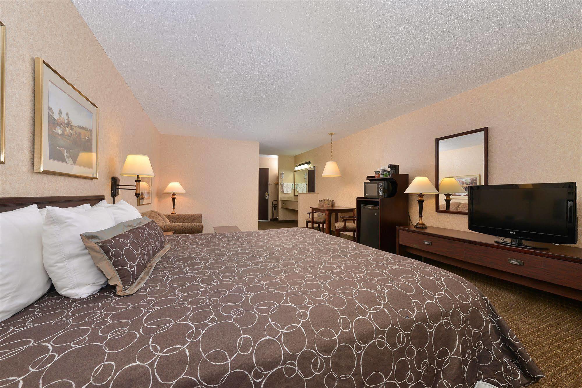 Kelly Inn 13Th Avenue Fargo Bagian luar foto