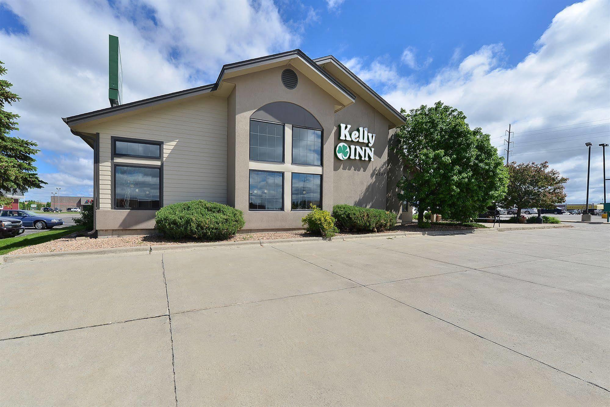 Kelly Inn 13Th Avenue Fargo Bagian luar foto