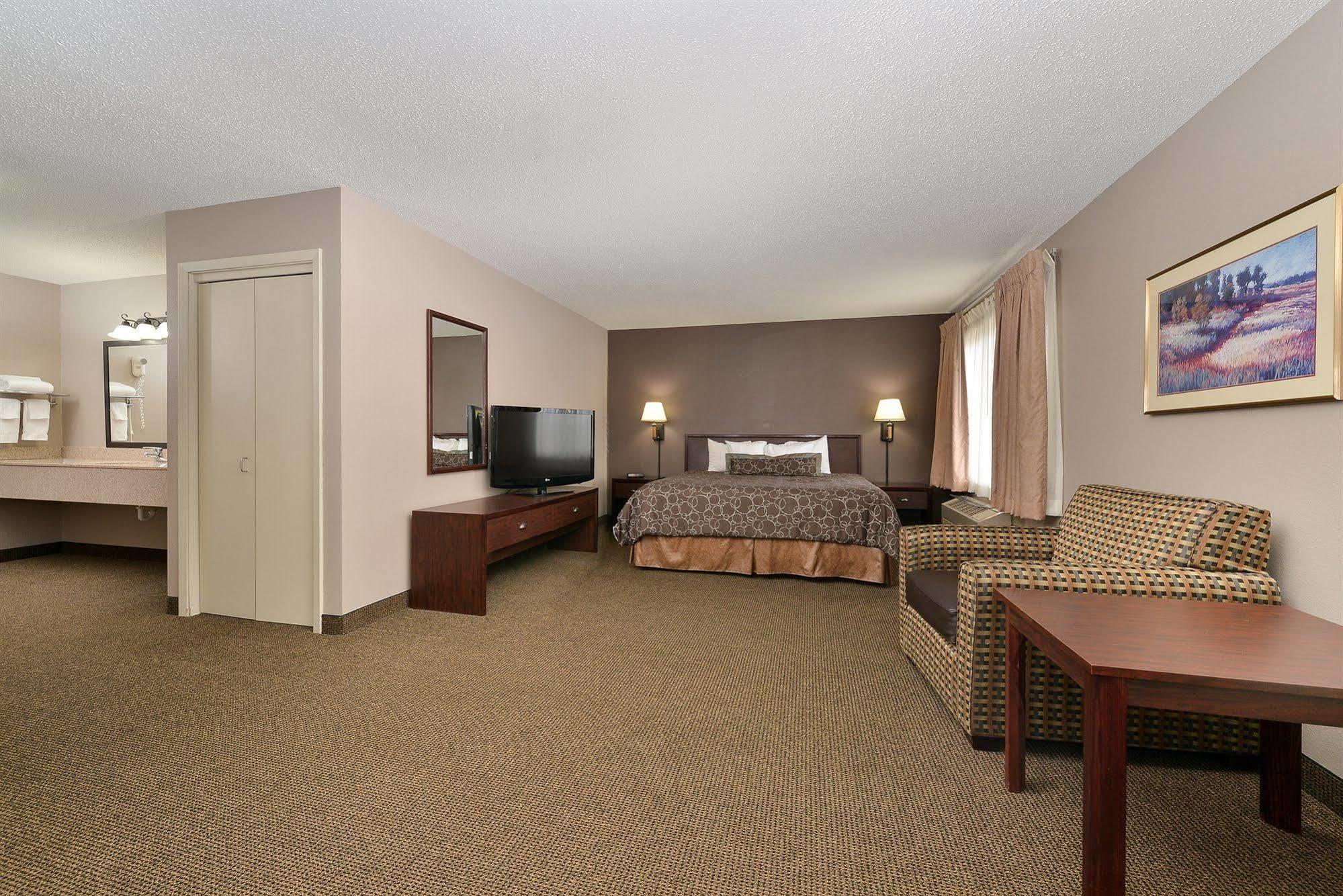 Kelly Inn 13Th Avenue Fargo Bagian luar foto