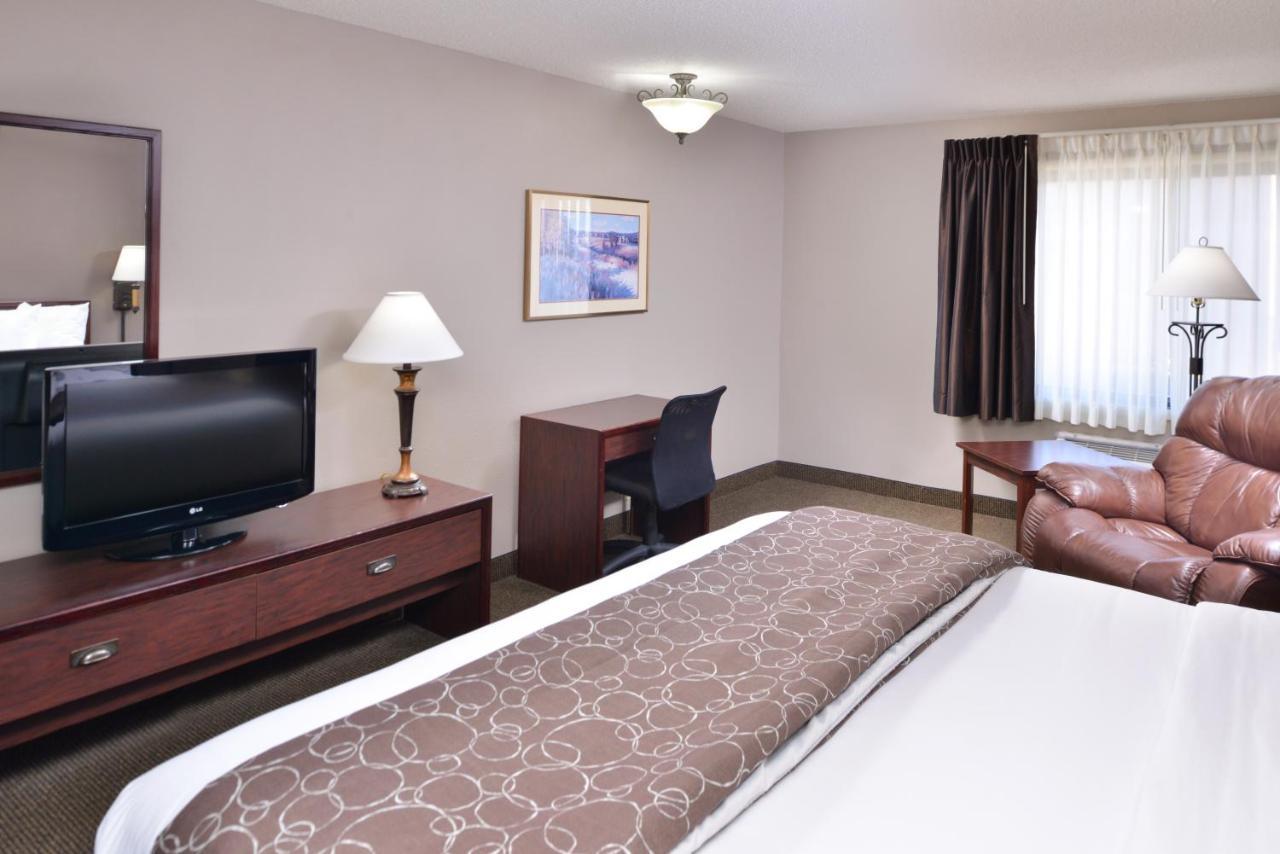 Kelly Inn 13Th Avenue Fargo Bagian luar foto
